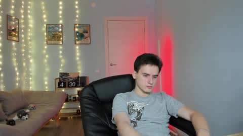 Snapshot of scooby_r chatting on 12.16.24 Thomas brunette and Alex blond online show from 12.16.24