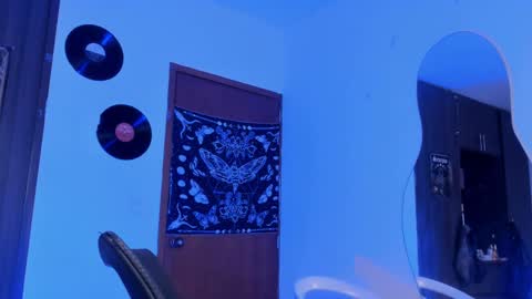 Snapshot of scorpiogyal chatting on 10.25.25 Goddess online show from 10.25.25