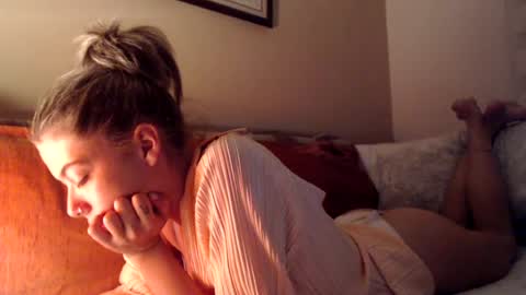 Snapshot of scorpionwoman chatting on 07.11.26 ScorpionWoman online show from 07.11.26