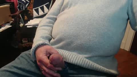 Snapshot of scottbearfun chatting on 02.11.25 scottbearfun online show from 02.11.25