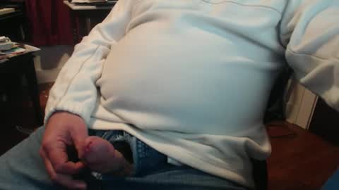 Snapshot of scottbearfun chatting on 12.04.25 scottbearfun online show from 12.04.25