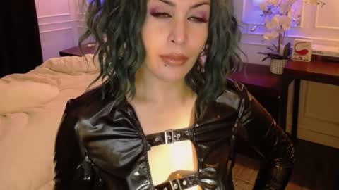 screendoll online show from 03.02.25