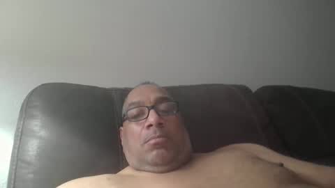 Snapshot of sdblkmale2131 chatting on 11.12.25 sdblkmale2131 online show from 11.12.25