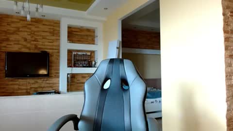 Snapshot of sea_cocktail chatting on 09.27.25 Elizabeth online show from 09.27.25