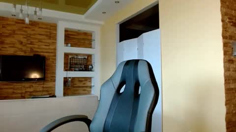 Snapshot of sea_cocktail chatting on 10.10.25 Elizabeth online show from 10.10.25