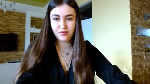 Snapshot of sea_cocktail chatting on 10.16.25 Elizabeth online show from 10.16.25