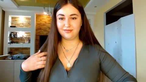 Snapshot of sea_cocktail chatting on 10.17.25 Elizabeth online show from 10.17.25