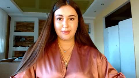 Snapshot of sea_cocktail chatting on 10.30.25 Elizabeth online show from 10.30.25