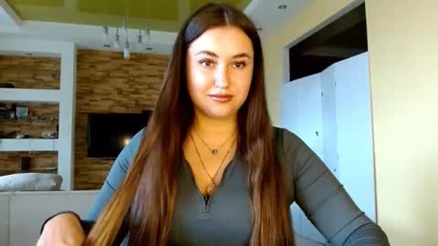 Snapshot of sea_cocktail chatting on 11.04.25 Elizabeth online show from 11.04.25