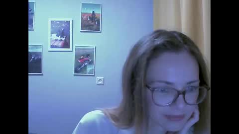 Snapshot of sea_dream chatting on 11.25.25 SEA Dream online show from 11.25.25