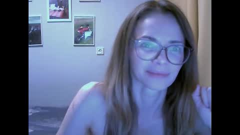 Snapshot of sea_dream chatting on 12.02.25 SEA Dream online show from 12.02.25