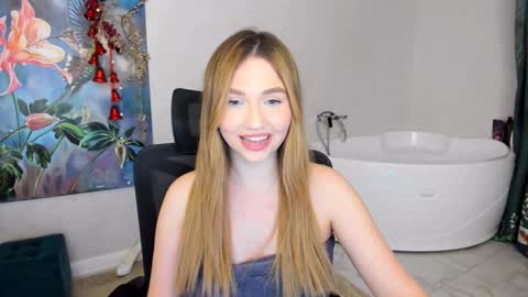 Snapshot of seaebreeze chatting on 12.16.24 Kate online show from 12.16.24