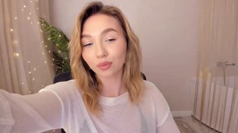 Snapshot of seaebreeze chatting on 01.18.25 Kate online show from 01.18.25