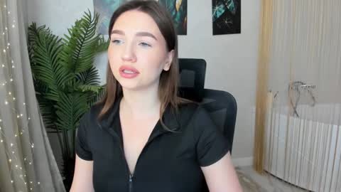 Snapshot of seaebreeze chatting on 02.07.25 Kate online show from 02.07.25