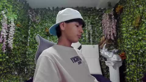 Snapshot of sebas_lover_ chatting on 10.17.25 SEBASTIAN online show from 10.17.25