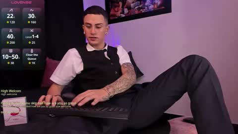 Snapshot of sebas_maverick chatting on 09.20.25 Sebastian online show from 09.20.25