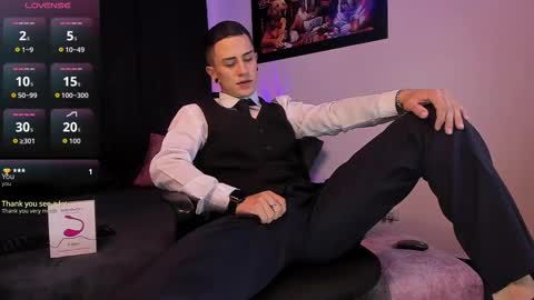 Snapshot of sebas_maverick chatting on 09.22.25 Sebastian online show from 09.22.25