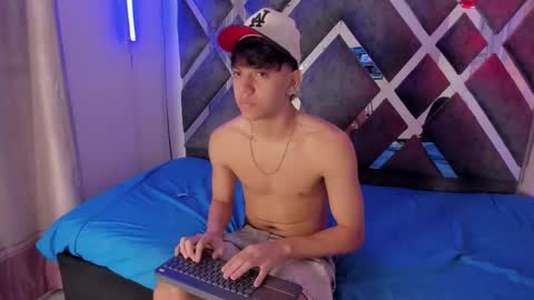 Snapshot of sebas_pretty7 chatting on 11.22.25 sebas_pretty7 online show from 11.22.25