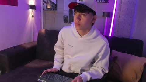 Snapshot of sebas_pretty7 chatting on 11.26.25 sebas_pretty7 online show from 11.26.25