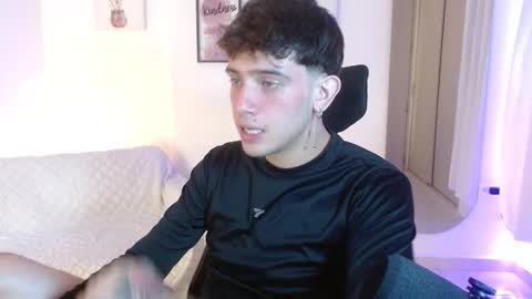 Snapshot of sebasmattxxl8 chatting on 03.01.25 Sebas online show from 03.01.25