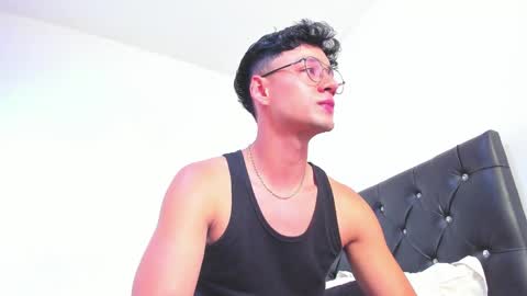 Snapshot of sebastian_dash chatting on 01.25.25 SEBAS  online show from 01.25.25