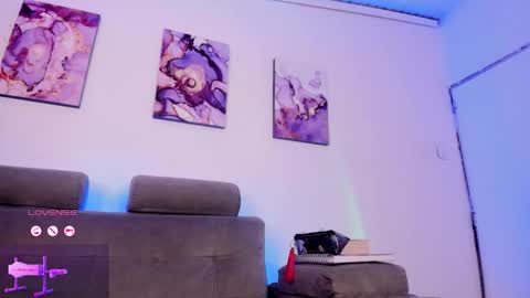     .  INDEPENDENT MODEL online show from 02.07.26