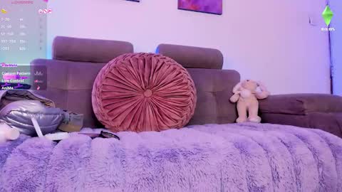     .  INDEPENDENT MODEL online show from 03.28.26