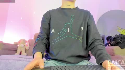     .  INDEPENDENT MODEL online show from 04.13.26