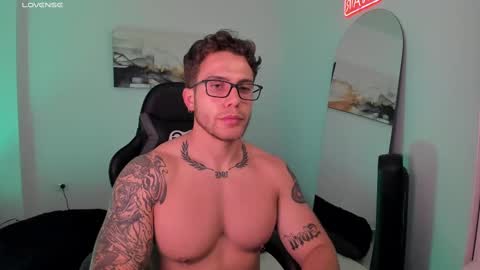 Snapshot of sebastianortizm chatting on 02.20.25 Lucian Sinclair online show from 02.20.25