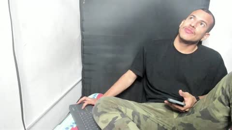 Snapshot of sebastianp13 chatting on 12.15.24 sebatian palacios online show from 12.15.24