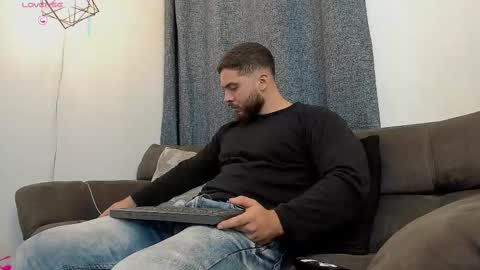 Snapshot of sebastianvilla__ chatting on 09.26.25 Instagram jeanpaulfit  online show from 09.26.25