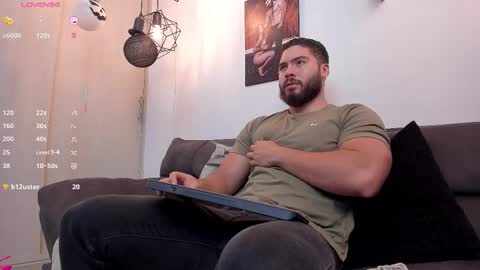 Snapshot of sebastianvilla__ chatting on 10.11.25 Instagram jeanpaulfit  online show from 10.11.25