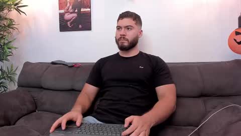 Snapshot of sebastianvilla__ chatting on 10.18.25 Instagram jeanpaulfit  online show from 10.18.25