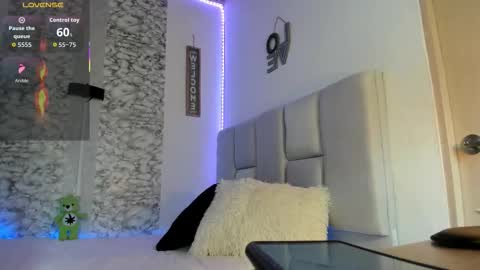 Snapshot of sebastiian69_ chatting on 10.11.25 Sebas online show from 10.11.25