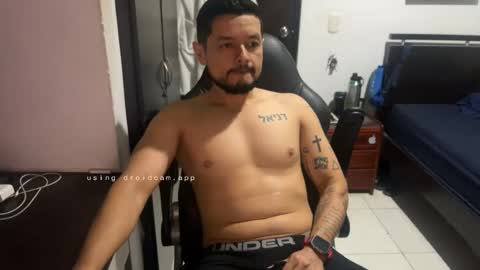 Snapshot of sebaz044 chatting on 10.25.25 sebaz044 online show from 10.25.25