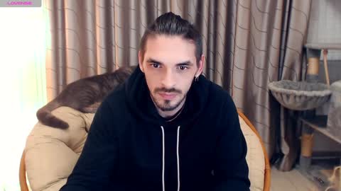 Snapshot of secret_sir chatting on 12.28.24 Dean Carter online show from 12.28.24