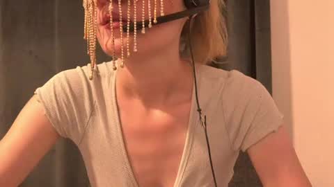 Snapshot of secretanni chatting on 07.07.26 Anni online show from 07.07.26