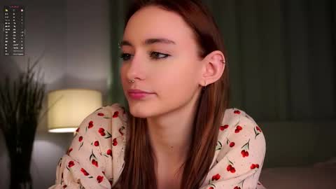 Snapshot of secrethustle chatting on 01.12.26 Lily online show from 01.12.26