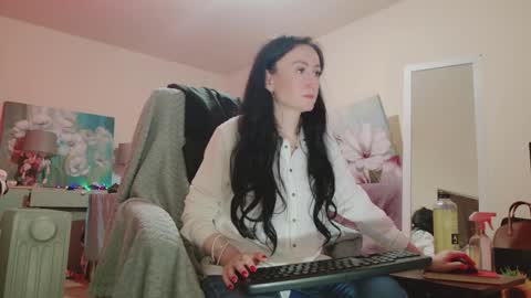 Snapshot of secretmistress01 chatting on 02.08.26 Mariot Mery for short ..never call me PET NAMES in FREECHAT mom momy baby or sweety online show from 02.08.26