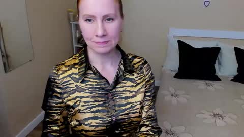 seductive_foxy_ online show from 09.26.25