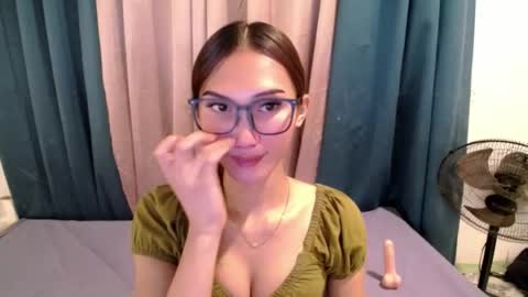 Snapshot of seductive_kimxxx chatting on 07.26.26 your miss universe kim online show from 07.26.26