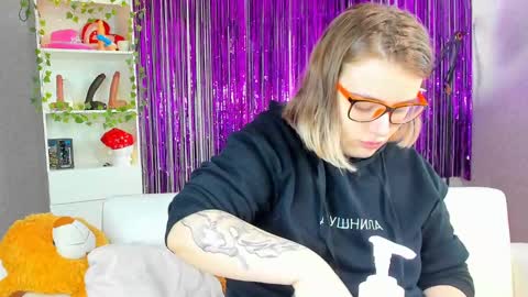 seductive_she_wolf online show from 02.24.25