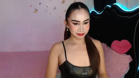 Snapshot of seductive_vana chatting on 03.08.25 Vanessa online show from 03.08.25