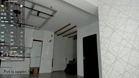 Akira Youri online show from 11.06.25