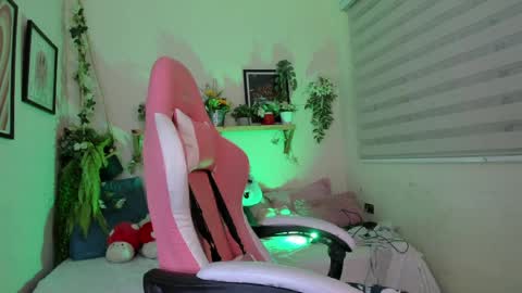 Yeyis  online show from 04.09.26