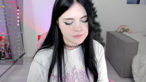 Snapshot of selena___cute chatting on 12.20.24 Selena online show from 12.20.24