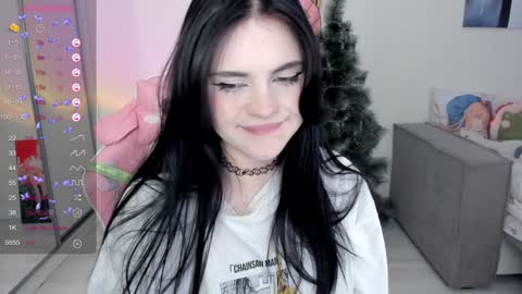 Snapshot of selena___cute chatting on 12.30.24 Selena online show from 12.30.24