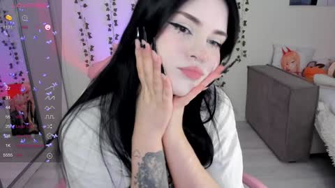 Snapshot of selena___cute chatting on 01.23.25 Selena online show from 01.23.25