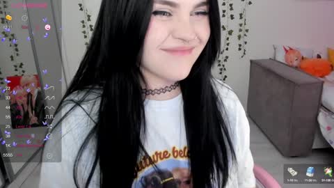 Snapshot of selena___cute chatting on 01.30.25 Selena online show from 01.30.25