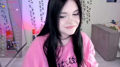 Snapshot of selena___cute chatting on 02.27.25 Selena online show from 02.27.25